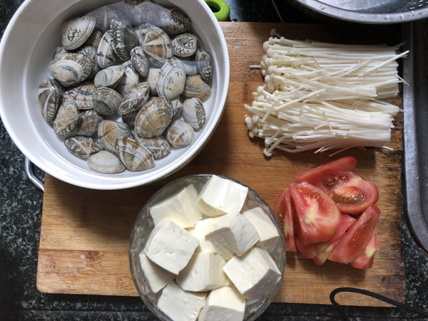 番茄蛤蜊豆腐汤
