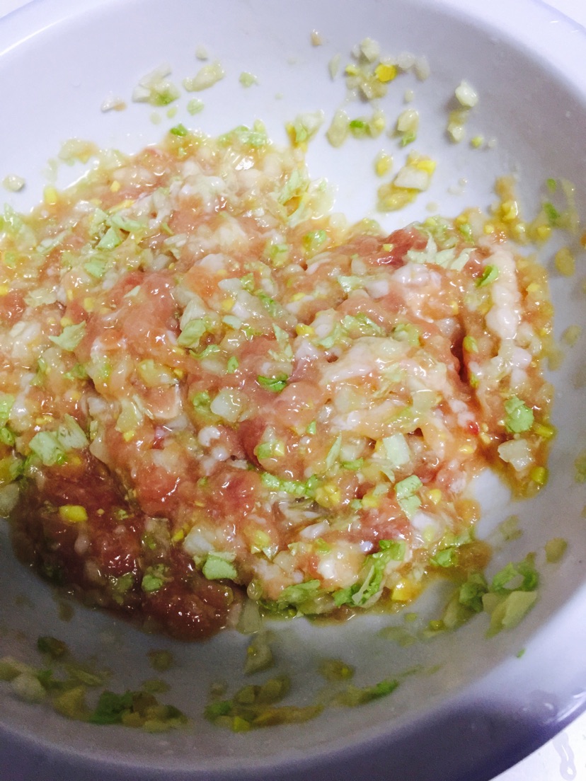 白菜粉丝肉丸汤的做法图解2