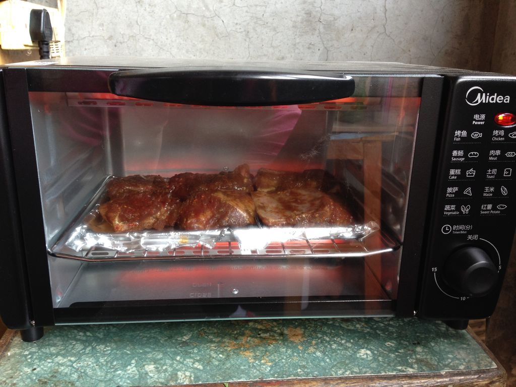 锡纸烤牛肉烤箱版怎么做_锡纸烤牛肉烤箱版的做法_豆果美食