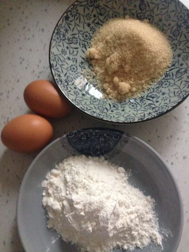 蒸蛋糕的做法图解1