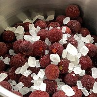 杨梅三味1 夏日酷爽杨梅汤的做法图解3