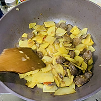 土豆炒腊肠的做法图解7