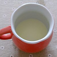 玫瑰花奶茶（秋天喝红茶暖胃）的做法图解5