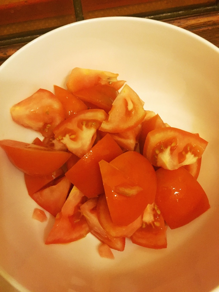 金针菇番茄蛋汤的做法图解1