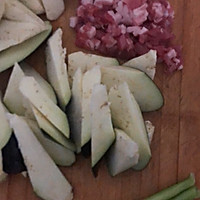 肉沫茄子的做法图解1