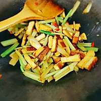 芹菜炒香干的做法图解5