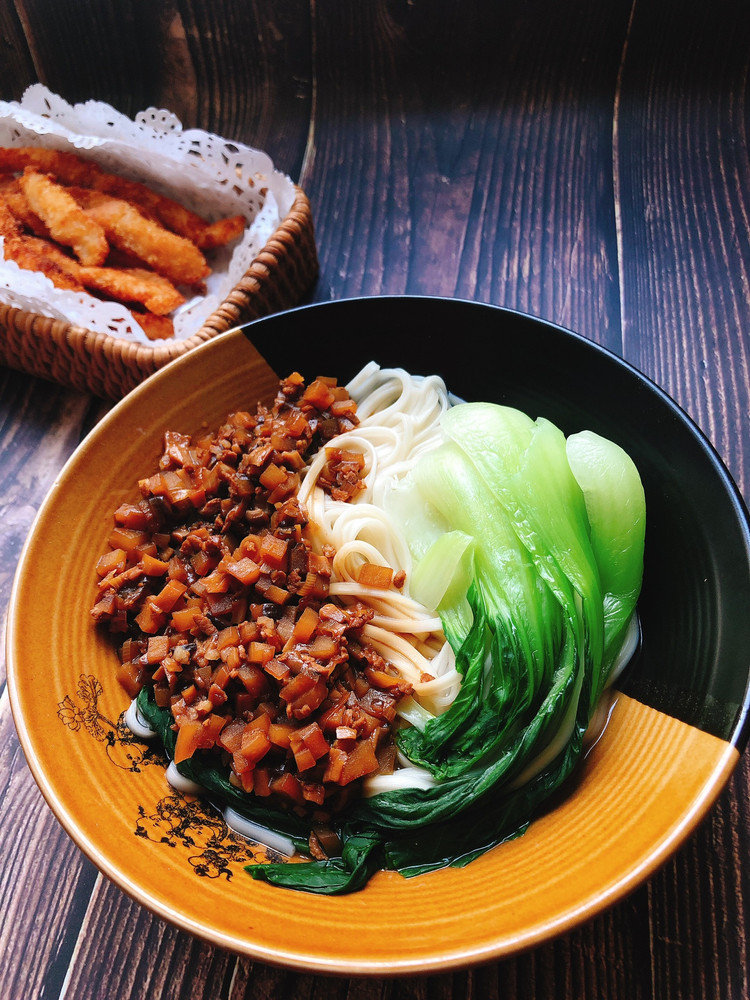香菇土豆肉末打卤面的做法
