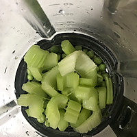 芹菜毛豆汁的做法图解4