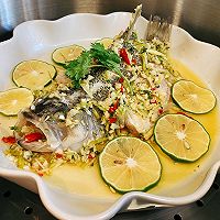 泰式蒸鲈鱼的做法图解5