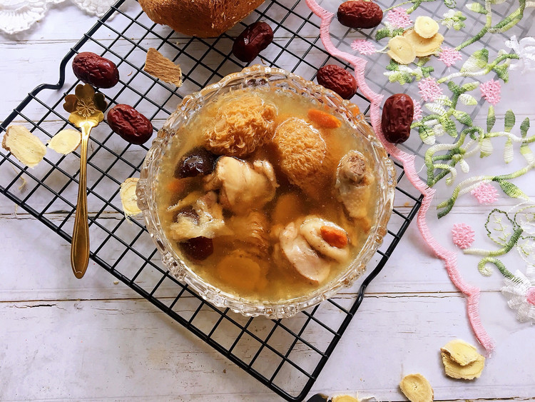 猴头菇黄芪鸡汤的做法