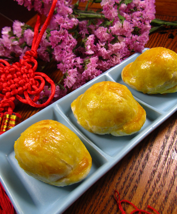 【年夜饭】蛋黄元宝酥的做法