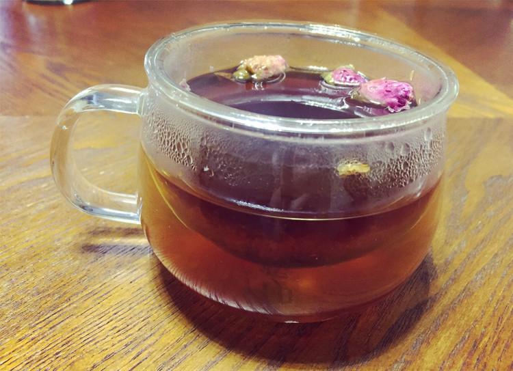 红糖姜枣玫瑰花茶的做法