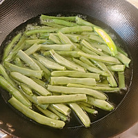 干煸四季豆的做法图解3