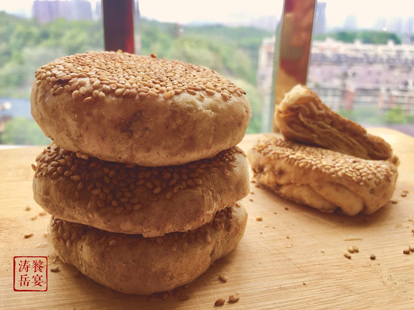 平底锅烙出酥香全麦芝麻酱烧饼