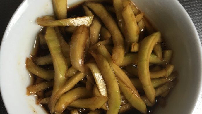 凉拌西瓜皮