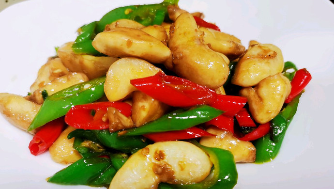青红椒炒新鲜菱角
