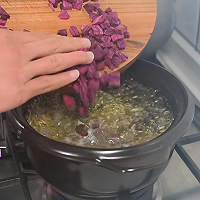 粥日食丨紫薯燕麦米粥的做法图解4