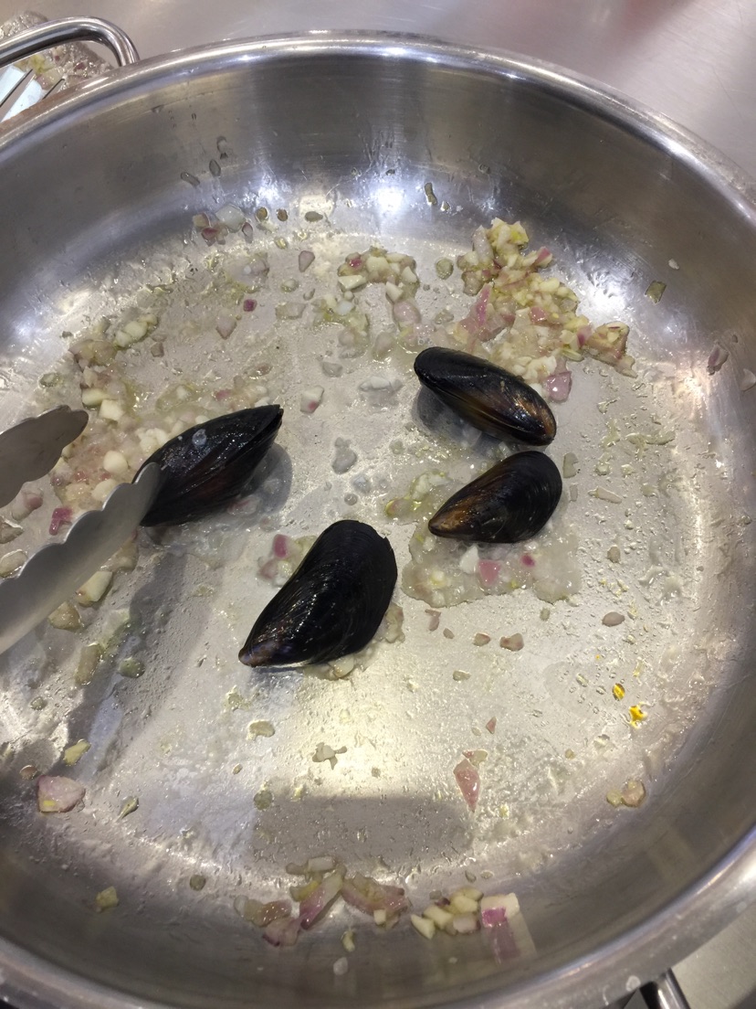 西班牙海鲜饭的做法图解5