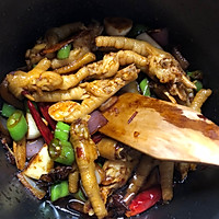 鲜虾鸡爪煲的做法图解4
