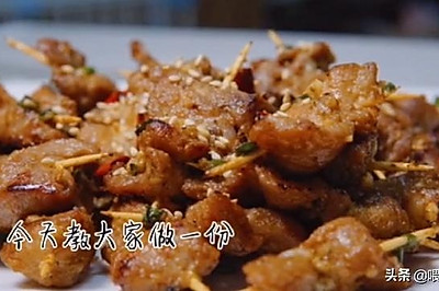 椒盐蒜香牙签肉，端上桌3分钟被抢光