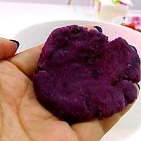 椰蓉紫薯草莓球#“宴”遇灵山 拈花品素#的做法图解5