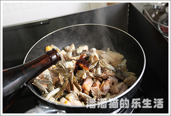 秋风起 蟹脚痒丨秋蟹焗鸡球的做法图解8
