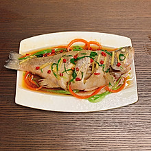三丝蒸鲈鱼