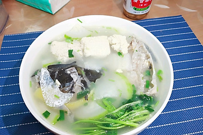 营养满满的鱼头豆腐汤