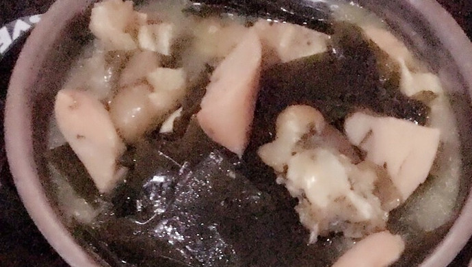 莲藕海带猪蹄汤