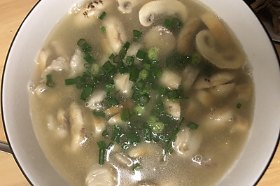 鲜甜口蘑汤