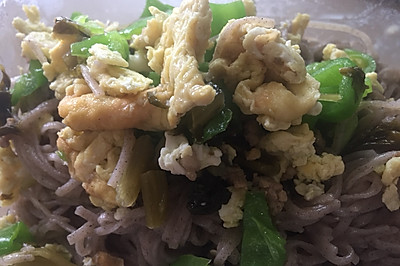 青椒鸡蛋荞麦面