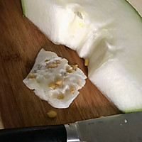小姨妈老火汤：冬瓜煲龙骨的做法图解2