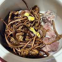 #春日露营 易享“佳”味 #茶树菇排骨汤的做法图解3