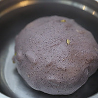 紫米全麦核桃提子干软欧面包的做法图解2