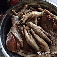 吮指鸡抓的做法图解1
