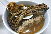 姬松茸+茶树菇+排骨汤的做法