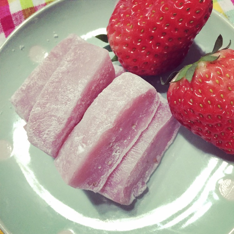 超级简单又美味 草莓麻薯。不用烤箱~的做法
