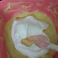 瓜子仁草莓酸奶纸杯蛋的做法图解7