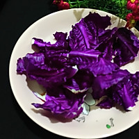 姹紫嫣红—火龙果甘蓝汁的做法图解3