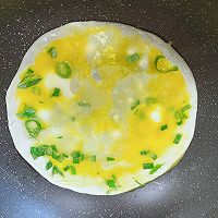 #中小学生营养餐#葱花鸡蛋饼的做法图解5