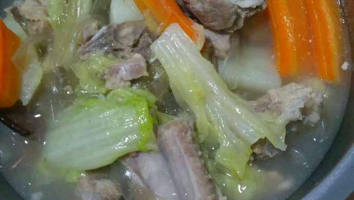 排骨土豆胡萝卜汤