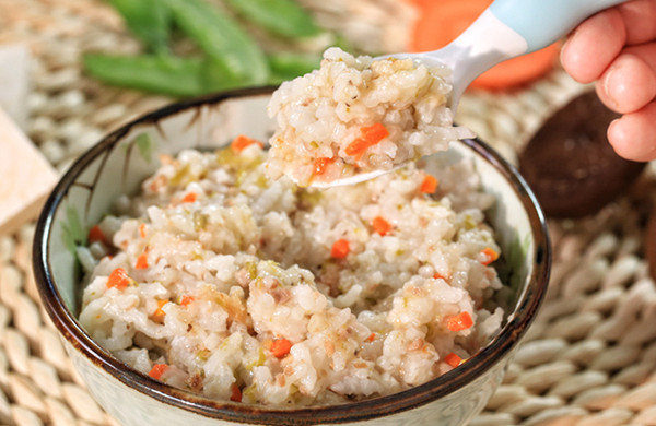 懒人新招，10分钟解决宝宝的正餐，居然还能一举三得！