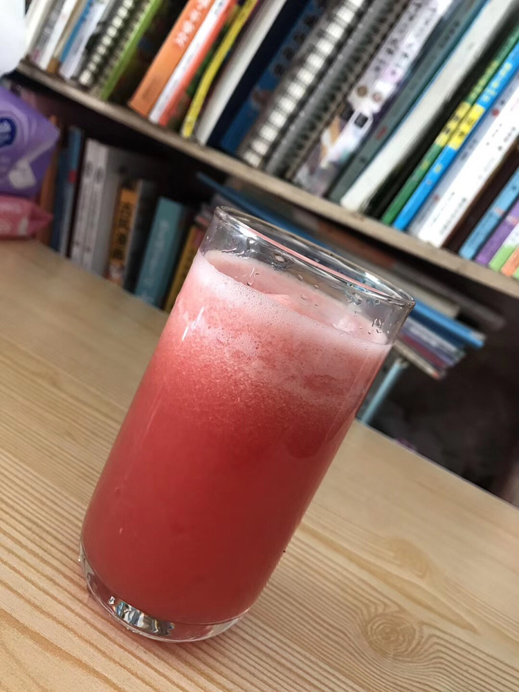鲜榨西瓜汁的做法