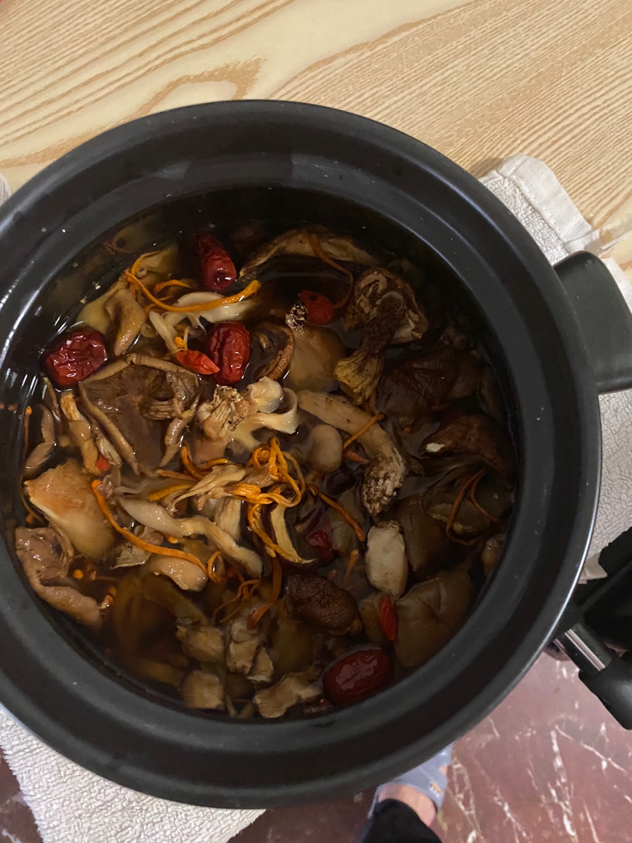 土鸡菌菇汤怎么做_土鸡菌菇汤的做法_豆果美食
