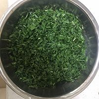 韭菜鸡蛋馅儿的包子的做法图解3