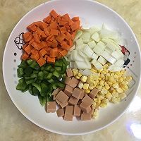 咖喱什锦炒饭（不一样的炒饭）的做法图解1