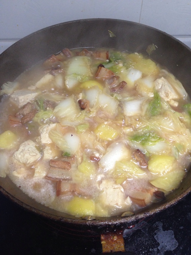 白菜炖冻豆腐的做法图解7