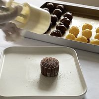 酒心巧克力奶黄流心月饼的做法图解12