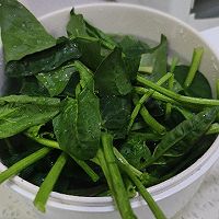 凉拌菠菜花生米的做法图解2