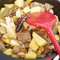 #给年味整点鲜的#腐竹土豆炖牛腩的做法图解10